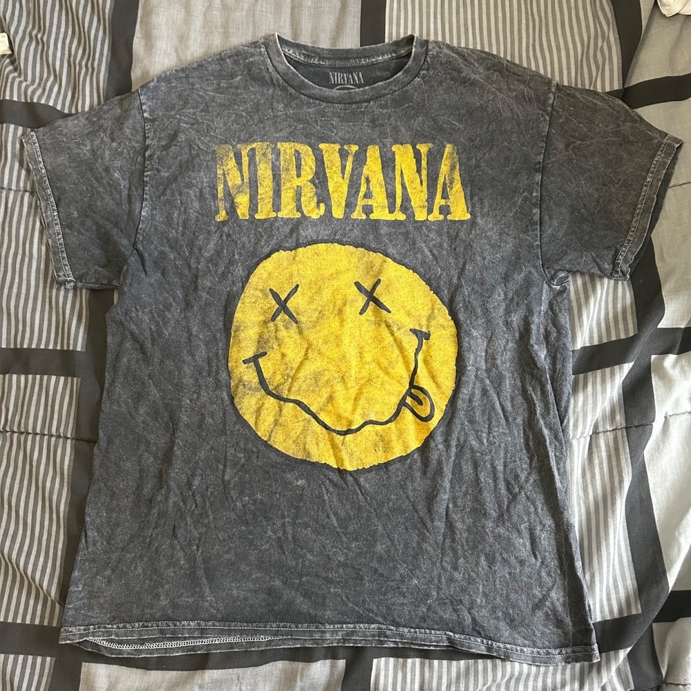 Nirvana Smiley Face Gray Acid Wash Short Sleeve Graphic Tee Size L 100% Cotton
